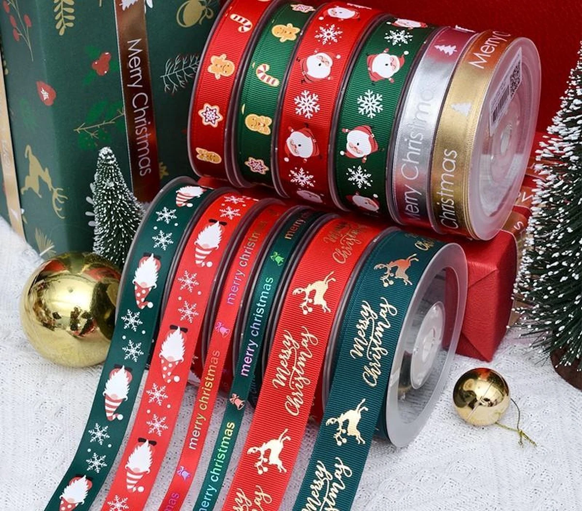 Ruban De Noël 19mm (1.9cm) | Ruban De Satin De Luxe | Ruban De Noël Gnome De Noël | Vert Chasseur (593) Rouge Wit | Ruban Cadeau | Rouleau : 10 Mètres 4 Ruban De Noël 19mm (1.9cm) | Ruban De Satin De Luxe | Ruban De Noël Gnome De Noël | Vert Chasseur (593) Rouge Wit | Ruban Cadeau | Rouleau : 10 Mètres – Image 2