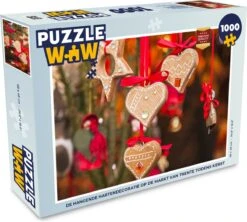 Puzzle La Décoration Coeur Suspendu Sur Le Marché De Trente Pendant Noël - Puzzle - Puzzle 1000 Pièces Adultes - Noël - Cadeau - Cadeau De Noël Pour Hommes, Femmes Et Enfants - Sinterklaas Cadeaux - Sinterklaas Pour Les Grands Enfants