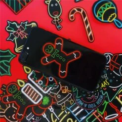 Autocollants De Noël Néon | Vacances - Pack De 50 Autocollants De Noël - Pour Mur, Fenêtre, Porte, Ordinateur Portable, Etc. -DUNI Magasin 1200x1200 901